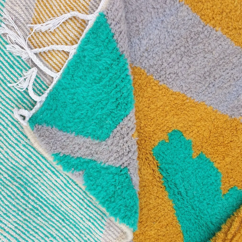 AKI | 8'2x5'1 Ft | 2,51x1,56 m | Moroccan Beni Ourain Rug | 100% wool handmade